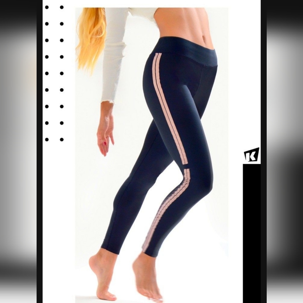 Used ULTRABLACK GOLD STRIPES LEGGING SIZE M-L